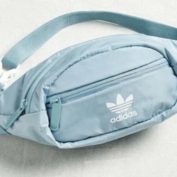 Adidas Originals Unisex National Waist Pack, Ash Grey/white, OSFM🆕 🏃‍♀️⚡🚚💥 - Picture 1 of 13